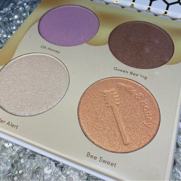 BEAUTY BAKERIE
Milk & Honey Highlighting Palette  - Picture 4 of 6